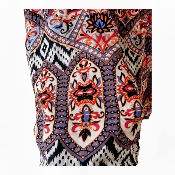 NWOT Brina & Em Bohemian Aztec Multi Color Sleeveless Blouse Size Medium - Picture 8 of 12